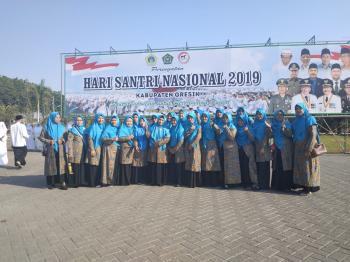Ibu-Ibu Muslimah LDII Ikuti Upacara Peringatan Hari Santri Nasional